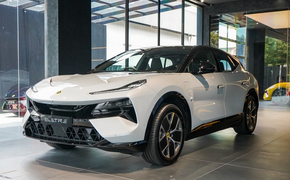 Công nghệ sạc siêu nhanh trên Lotus Eletre: 20 phút cho 400km
