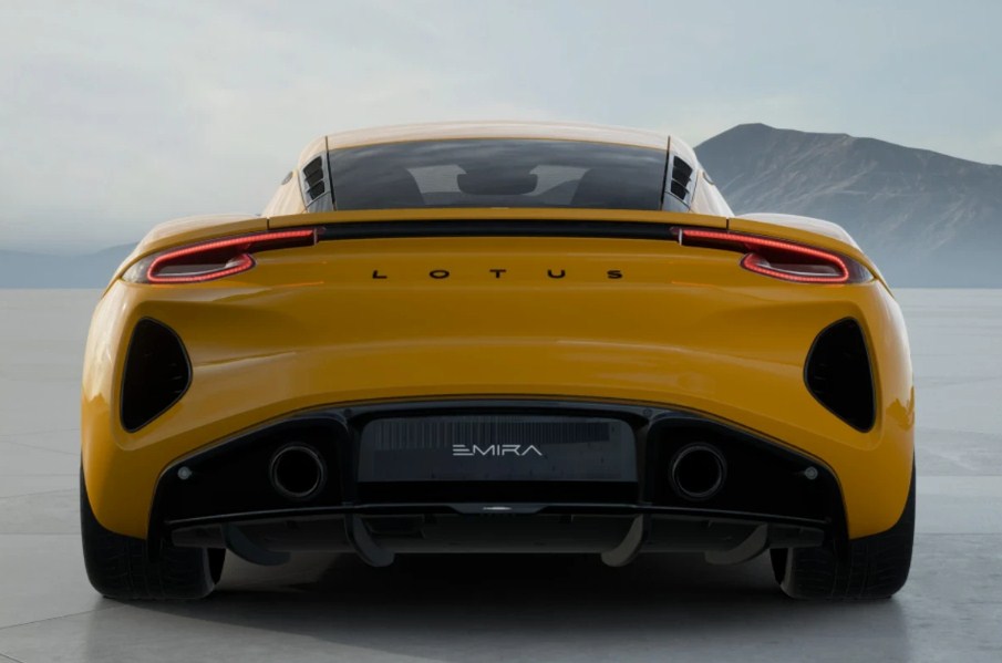 PHẦN ĐUÔI XE ĐẦY UY LỰC