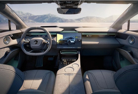 KHOANG LÁI CÔNG NGHỆ – NƠI BẠN LÀ TÂM ĐIỂM