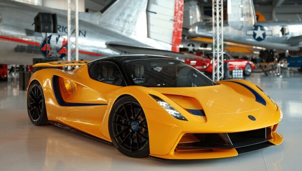 Khám phá công suất 2000 mã lực của quái thú Lotus Evija