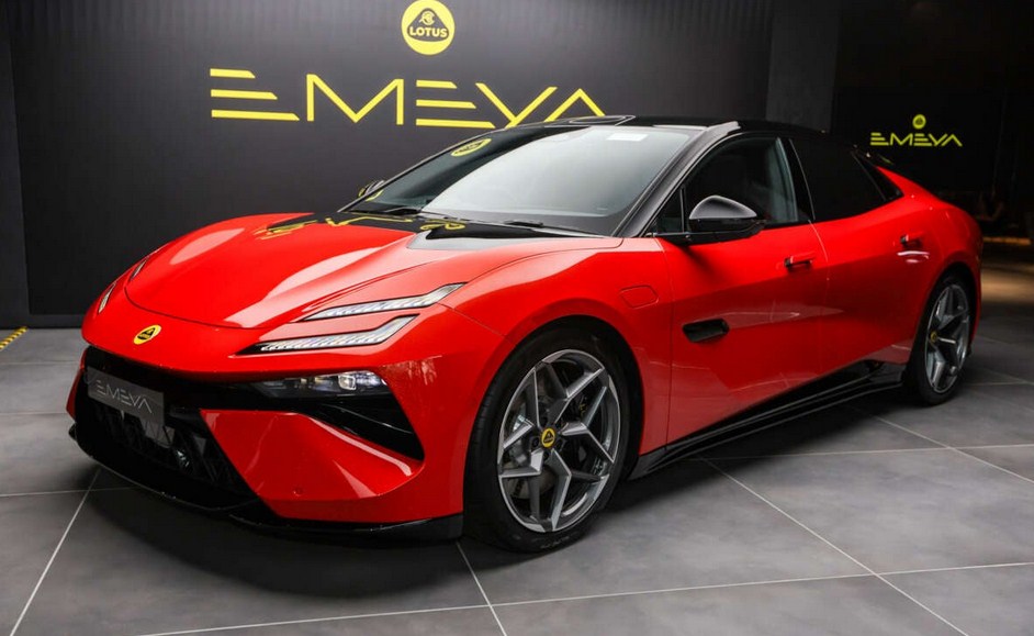 Lotus Emeya bản cao cấp nhất mạnh bao nhiêu mã lực?