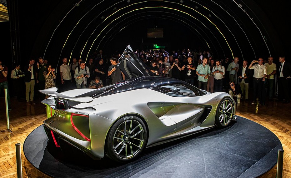 Lotus Evija và cuộc cách mạng siêu xe điện toàn cầu