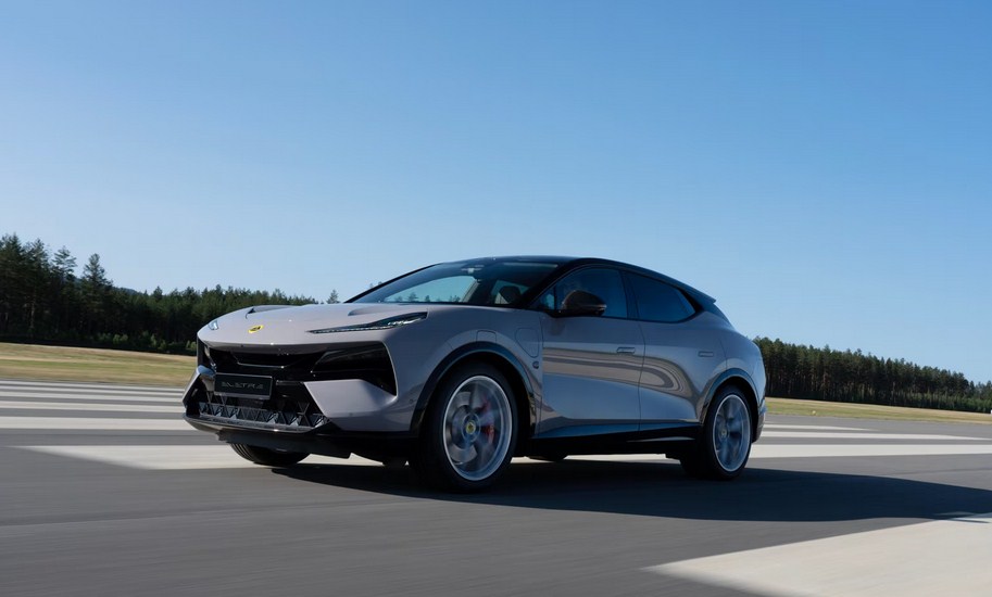 Tại sao Lotus Eletre lại được gọi là “Porsche của người Anh”?