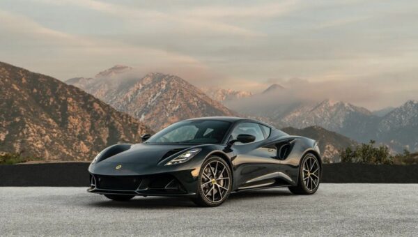 Tại sao Lotus Emira là mẫu xe đáng sưu tầm nhất năm 2026?